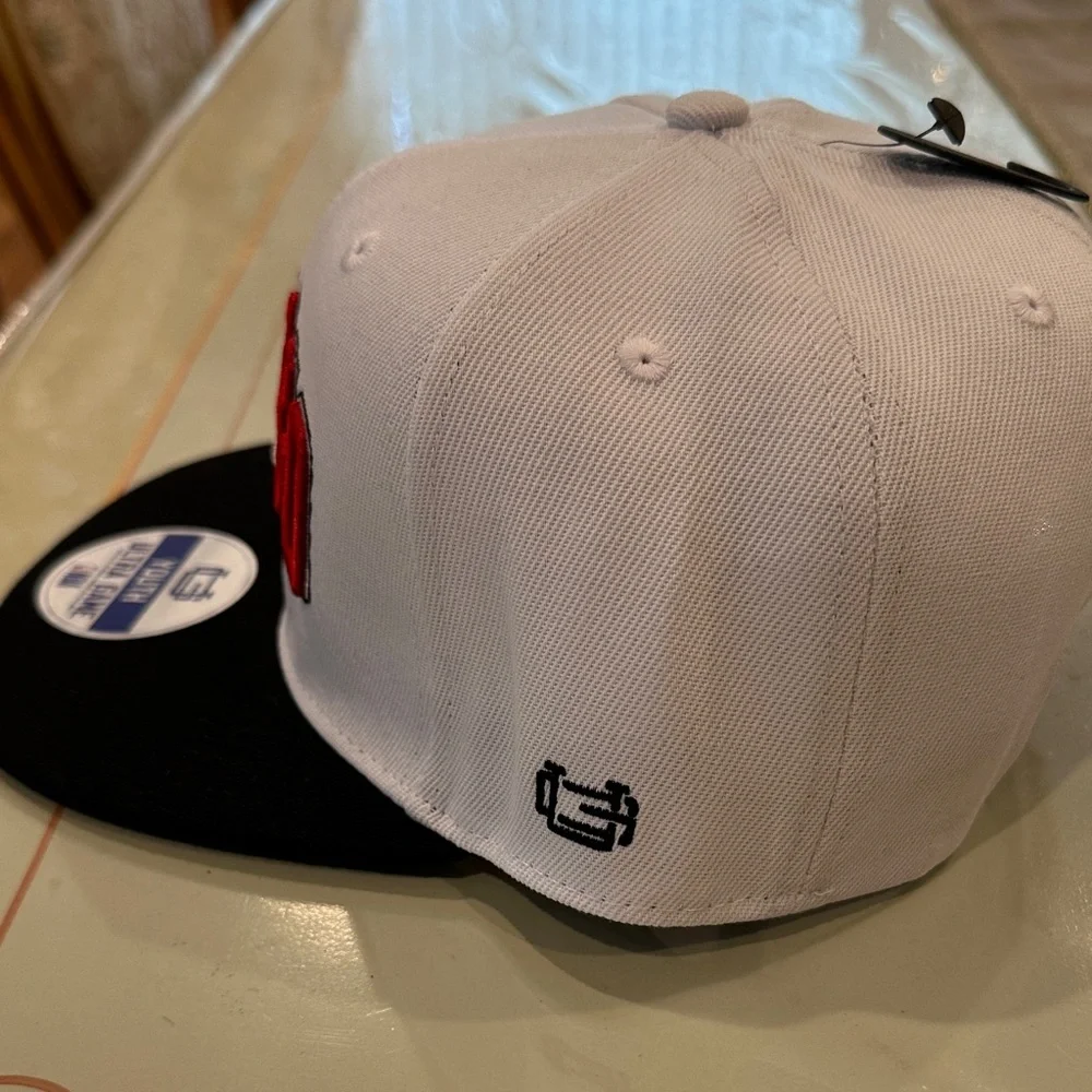 Chicago Bulls White and Black Kids Snapback Hat